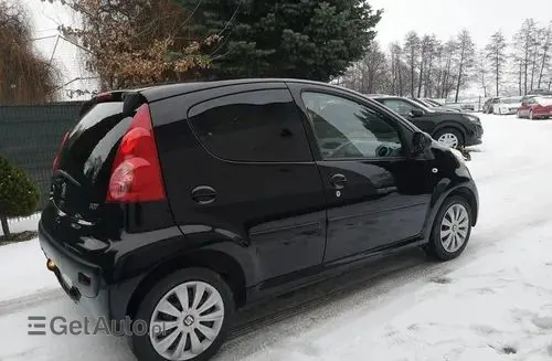 PEUGEOT 107 