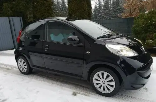 PEUGEOT 107 