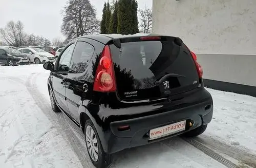PEUGEOT 107 