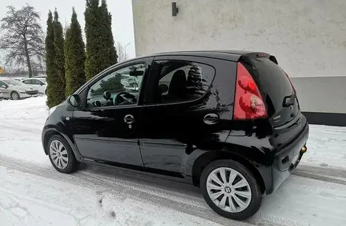 PEUGEOT 107 