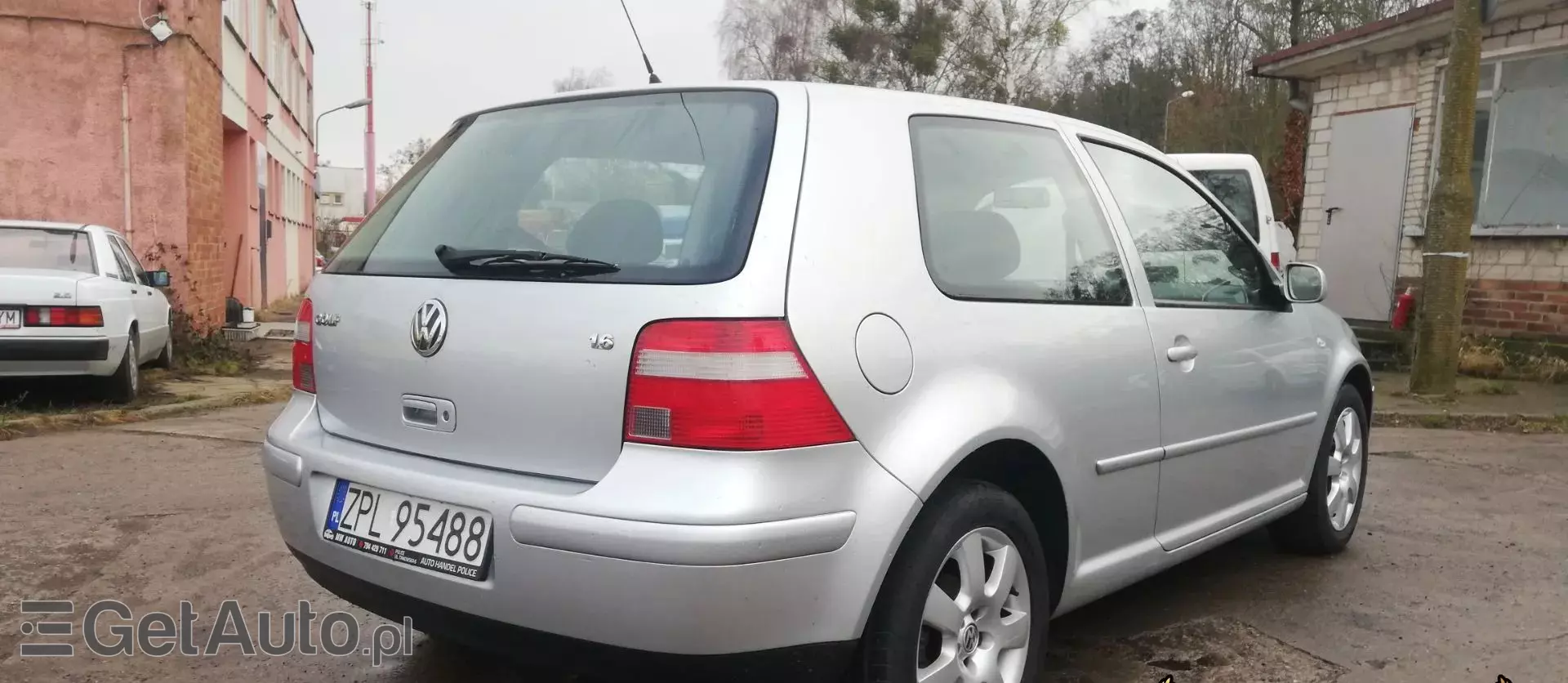 VOLKSWAGEN Golf 