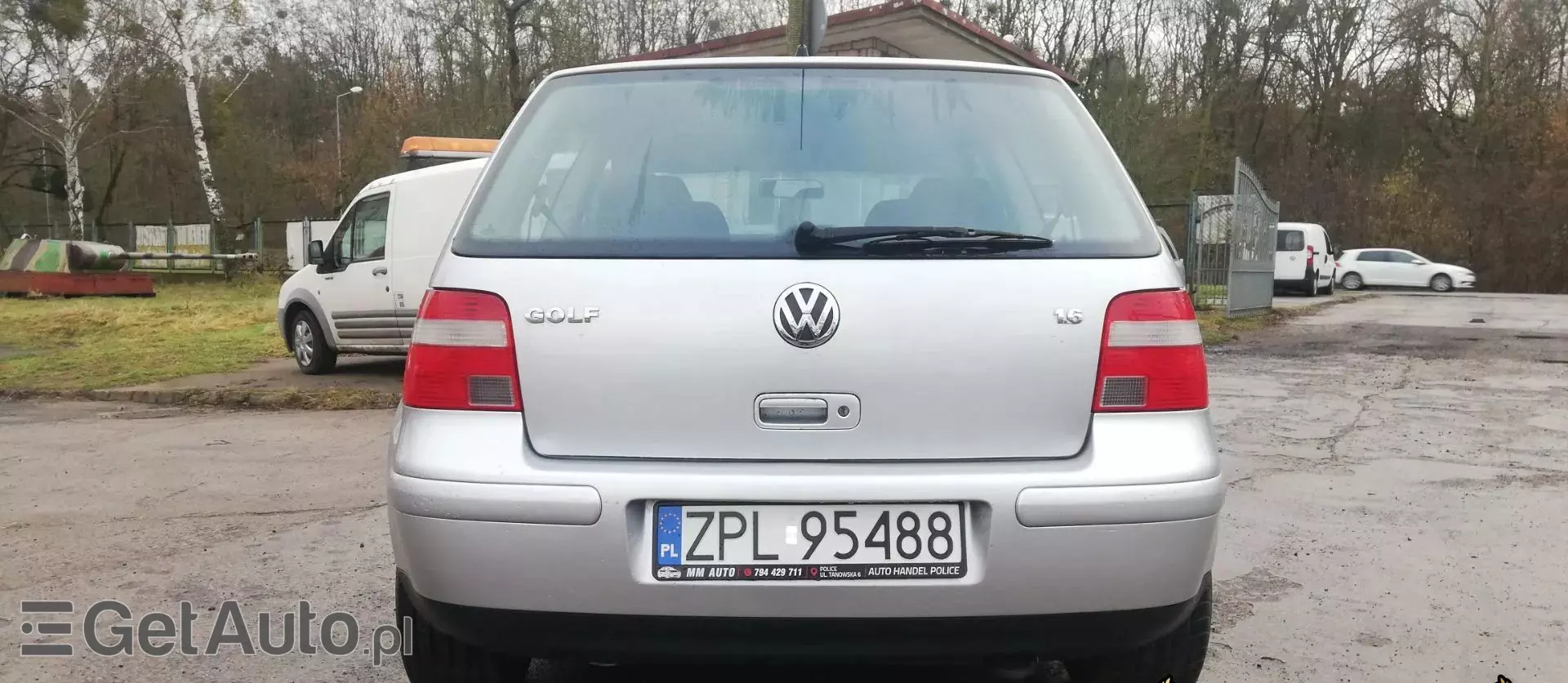 VOLKSWAGEN Golf 