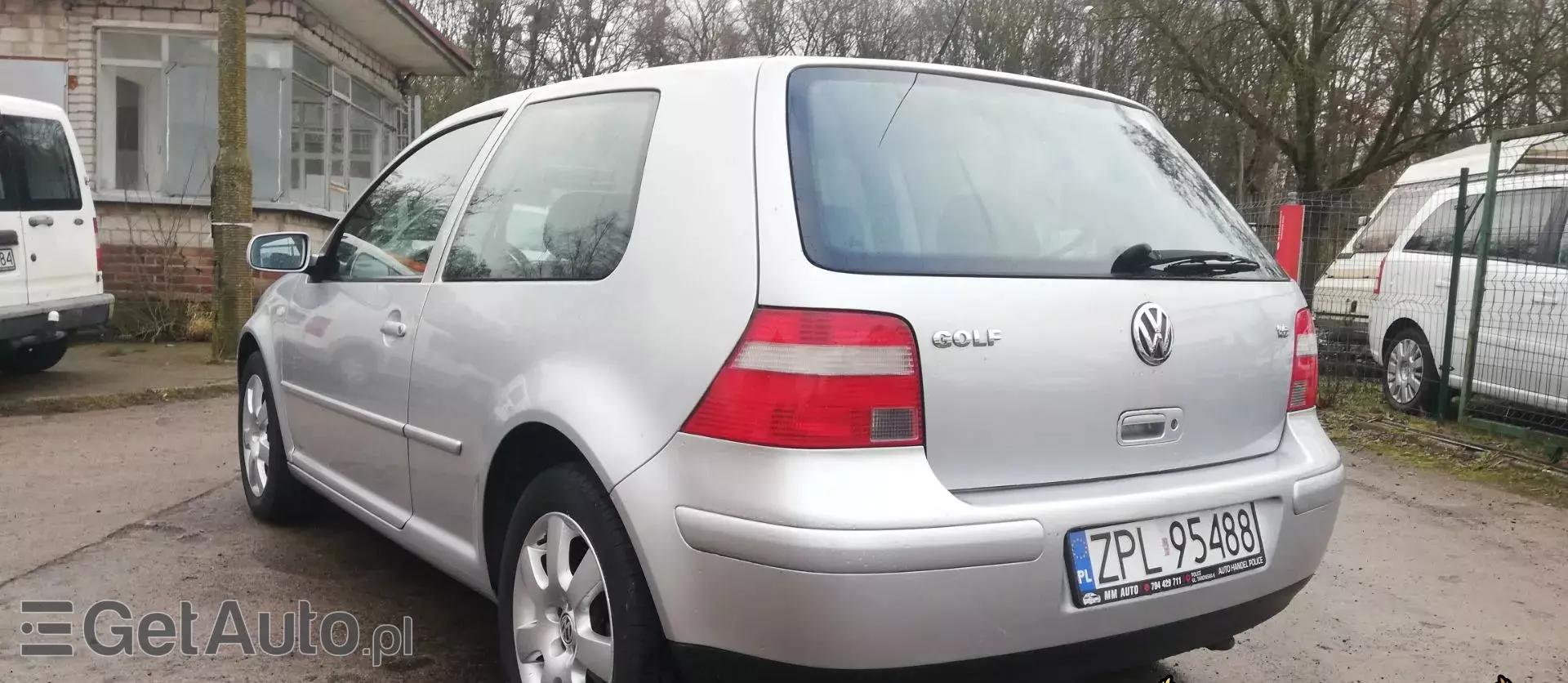 VOLKSWAGEN Golf 