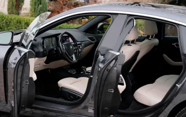 BMW Seria 2 225i xDrive Sport-Aut