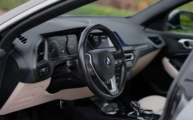 BMW Seria 2 225i xDrive Sport-Aut