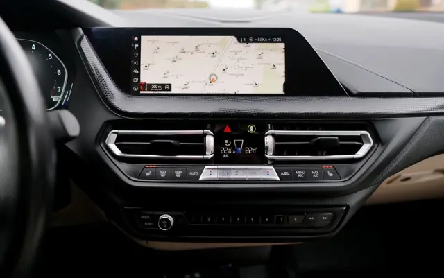 BMW Seria 2 225i xDrive Sport-Aut