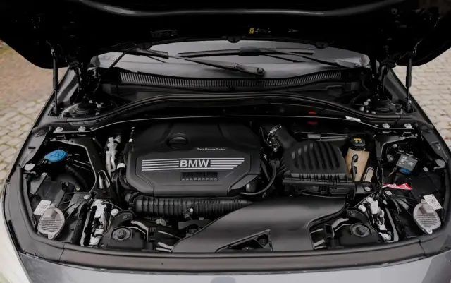 BMW Seria 2 225i xDrive Sport-Aut