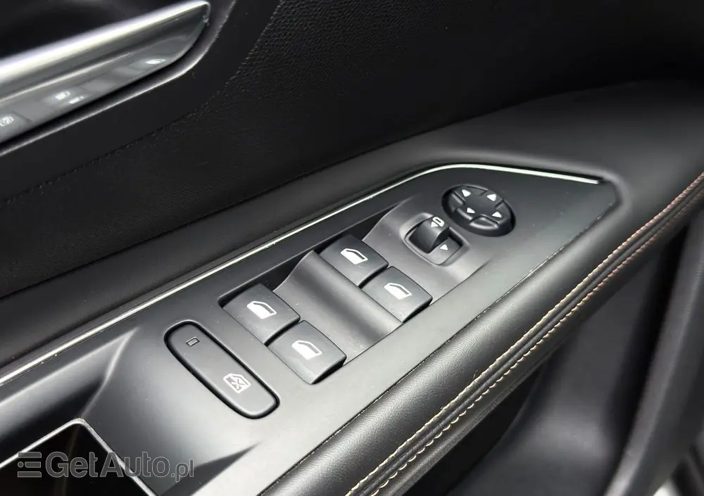 PEUGEOT 5008 BlueHDi 180 EAT6 GT