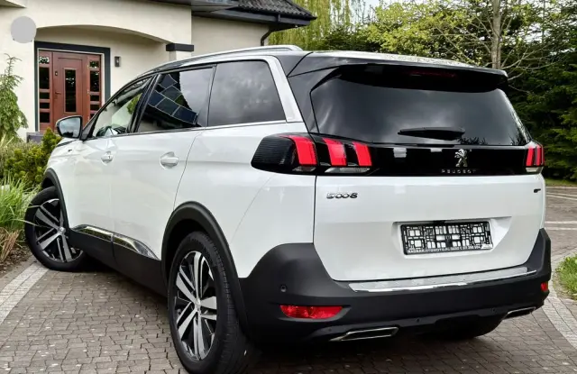 PEUGEOT 5008 BlueHDi 180 EAT6 GT