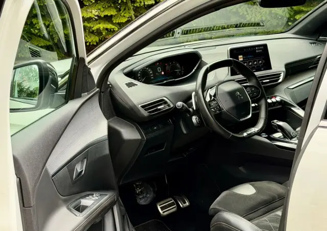 PEUGEOT 5008 BlueHDi 180 EAT6 GT