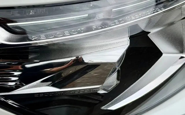 PEUGEOT 5008 BlueHDi 180 EAT6 GT