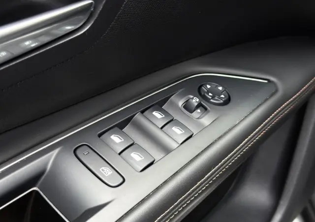 PEUGEOT 5008 BlueHDi 180 EAT6 GT