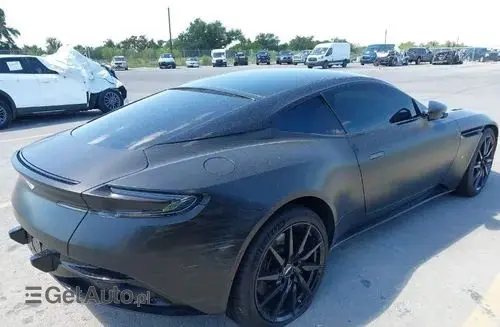 ASTON MARTIN DB11 