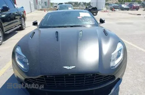 ASTON MARTIN DB11 