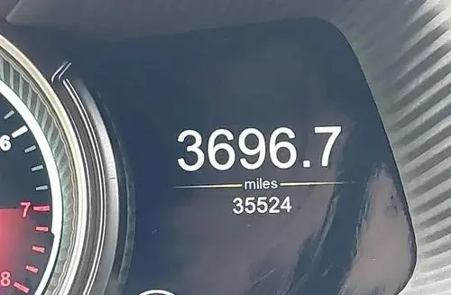 ASTON MARTIN DB11 