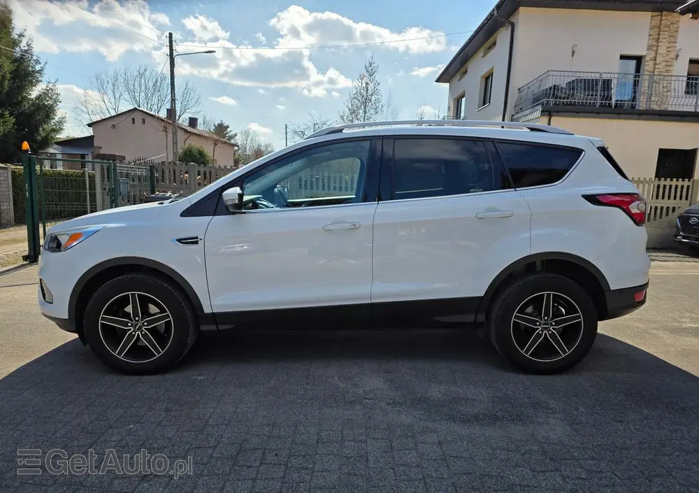 FORD Kuga 1.5 EcoBoost 2x4 Cool & Connect