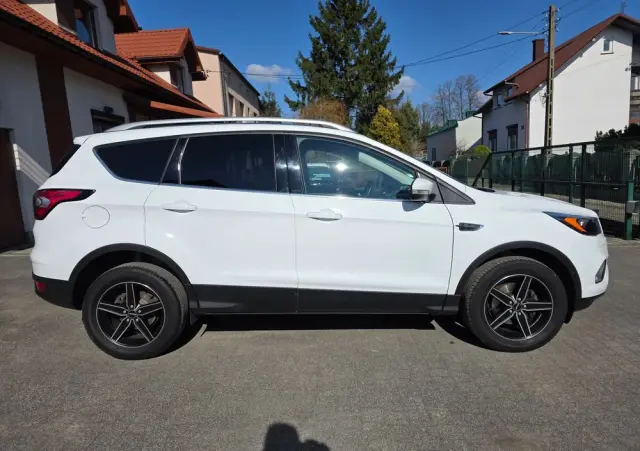 FORD Kuga 1.5 EcoBoost 2x4 Cool & Connect