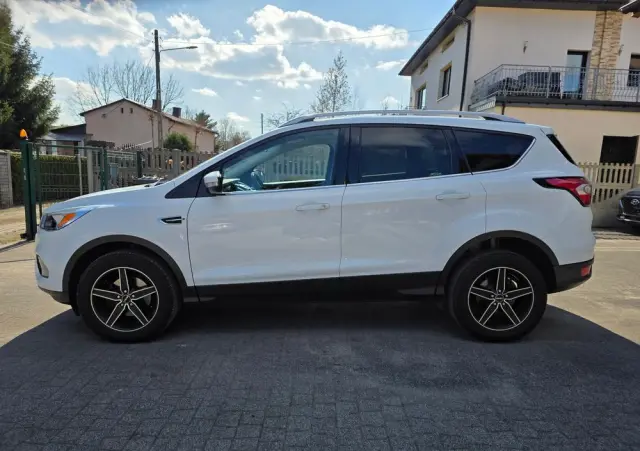 FORD Kuga 1.5 EcoBoost 2x4 Cool & Connect