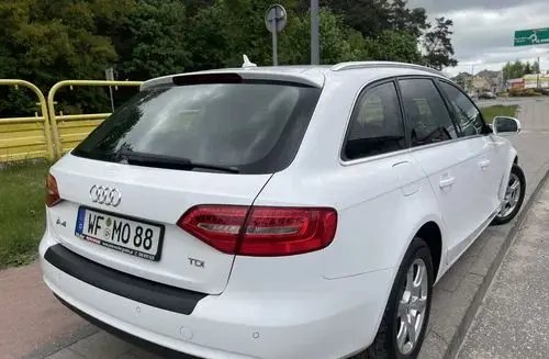 AUDI A4 