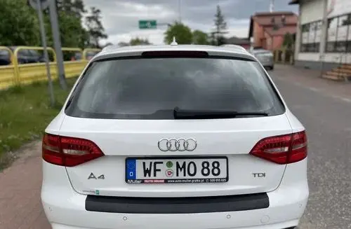 AUDI A4 