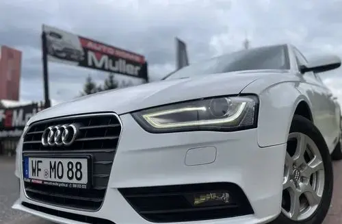 AUDI A4 
