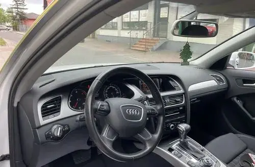 AUDI A4 