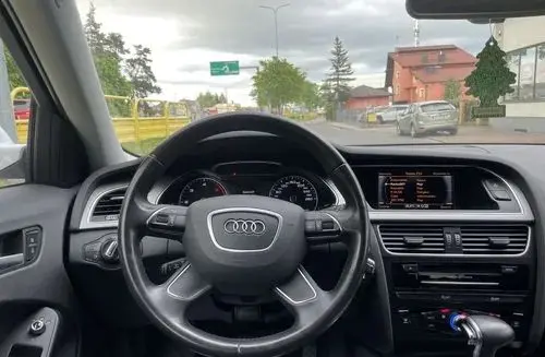 AUDI A4 