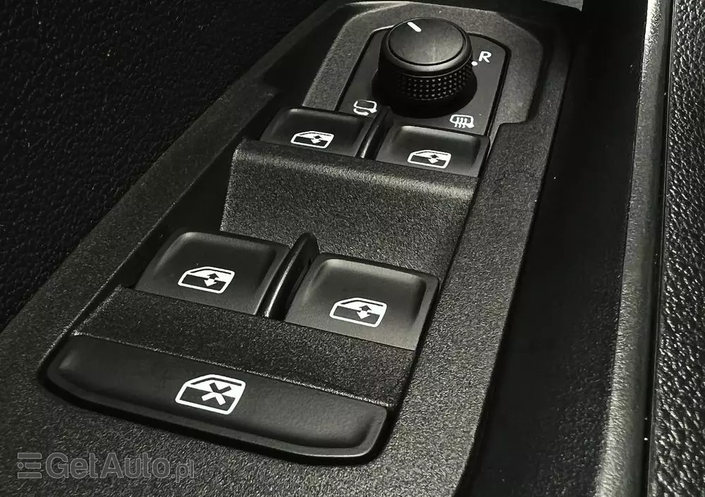 SKODA Karoq 1.6 TDI SCR DSG Ambition