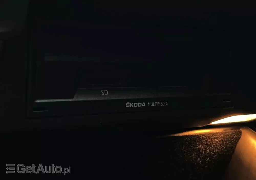 SKODA Karoq 1.6 TDI SCR DSG Ambition