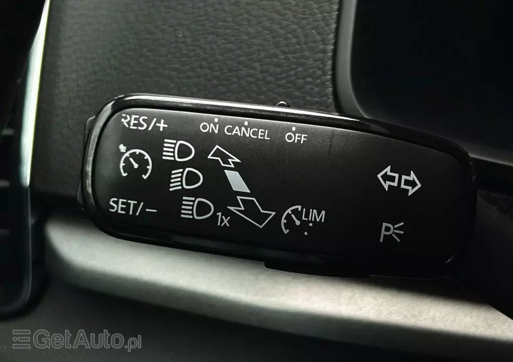 SKODA Karoq 1.6 TDI SCR DSG Ambition