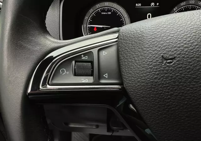 SKODA Karoq 1.6 TDI SCR DSG Ambition