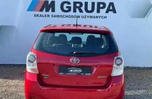 TOYOTA Verso 