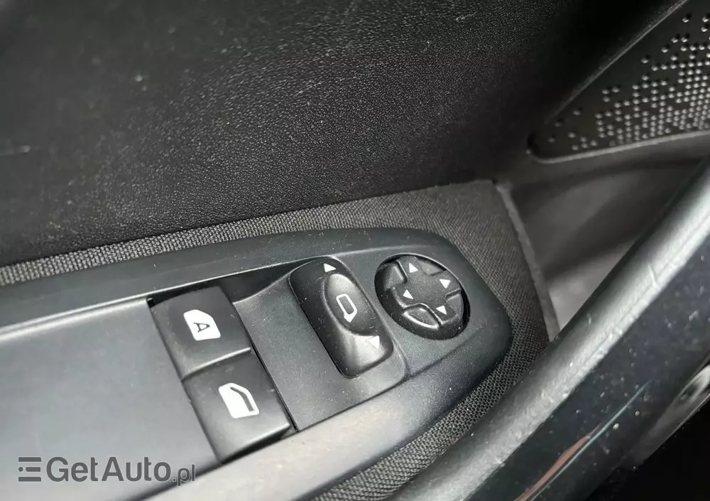 PEUGEOT 208 1.6 BlueHDi Active