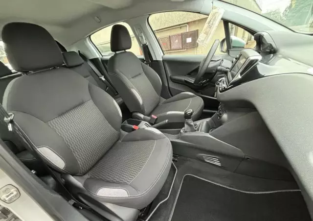 PEUGEOT 208 1.6 BlueHDi Active