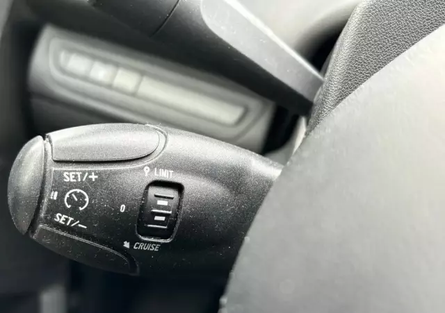 PEUGEOT 208 1.6 BlueHDi Active