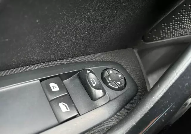 PEUGEOT 208 1.6 BlueHDi Active