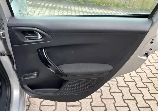 PEUGEOT 208 1.6 BlueHDi Active