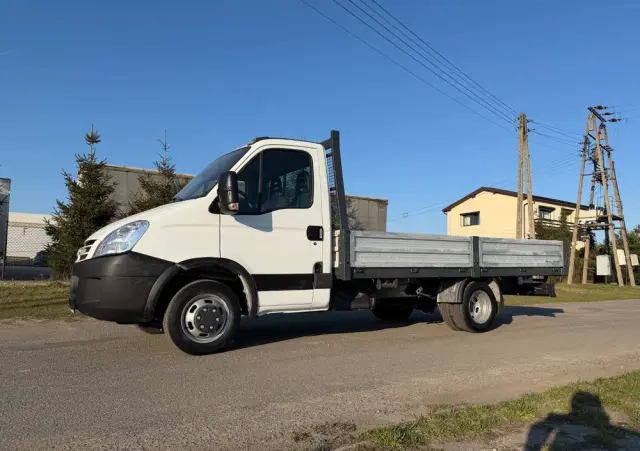 IVECO 35C13 * 2.3 / 130KM * Skrzyniowy * Rama * Rozstaw osi: 3.7m * 