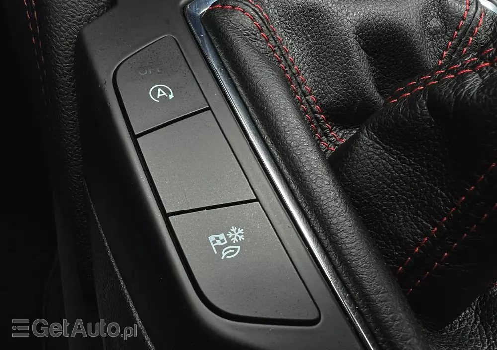 FORD Kuga 1.5 EcoBoost ST-LINE