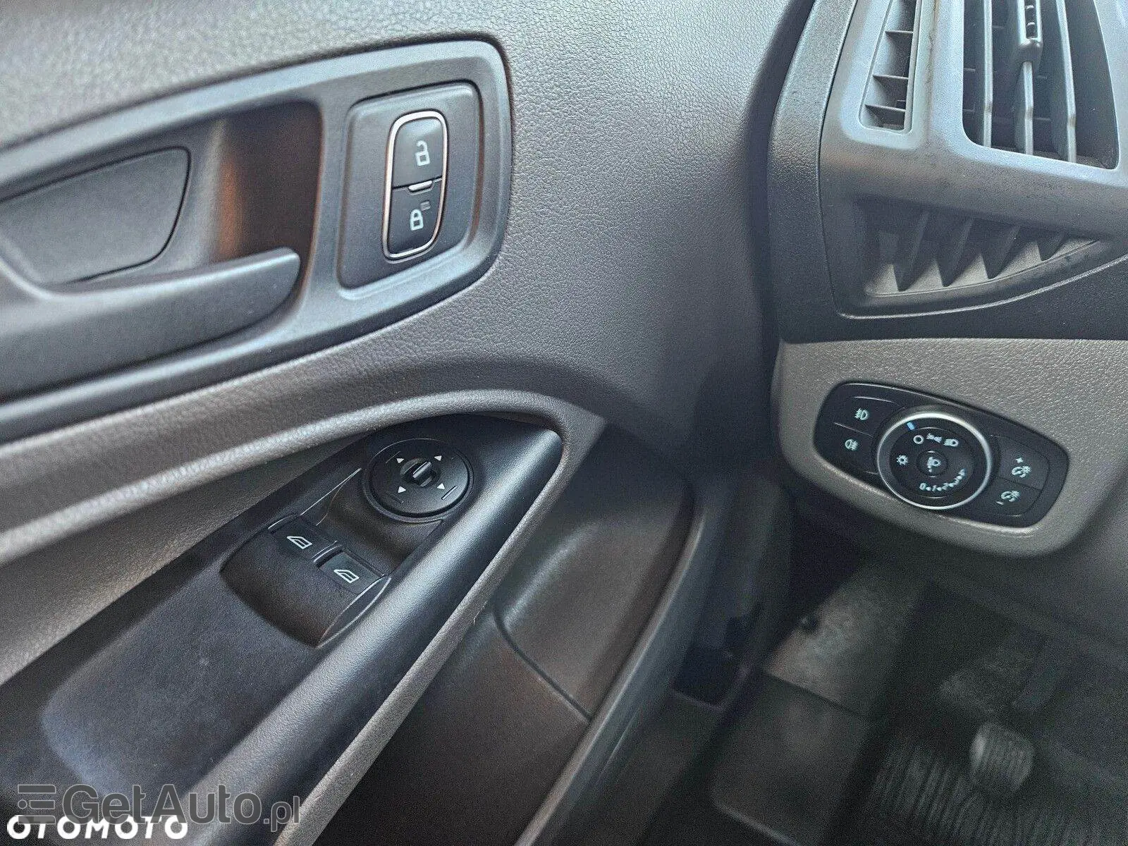 FORD Transit Connect Sport