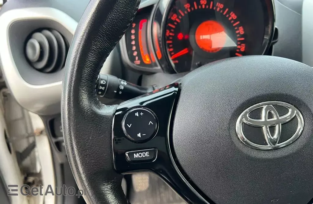 TOYOTA Aygo 1.0 VVT-i (69 KM)