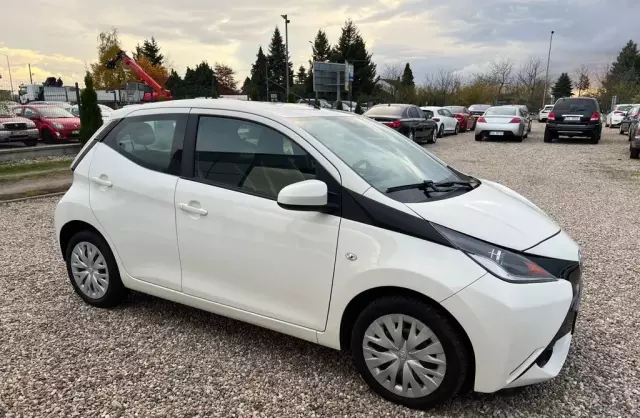 TOYOTA Aygo 1.0 VVT-i (69 KM)