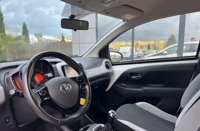 TOYOTA Aygo 1.0 VVT-i (69 KM)