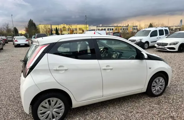 TOYOTA Aygo 1.0 VVT-i (69 KM)