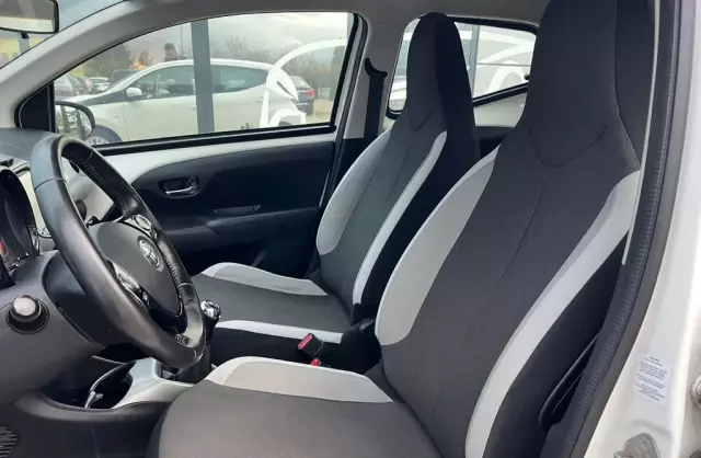 TOYOTA Aygo 1.0 VVT-i (69 KM)