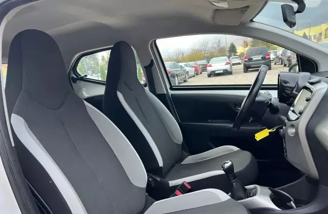 TOYOTA Aygo 1.0 VVT-i (69 KM)