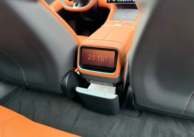 XIAOMI YU7 