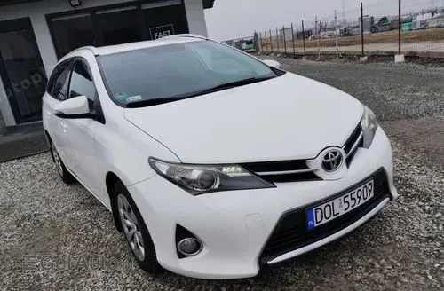 TOYOTA Auris 