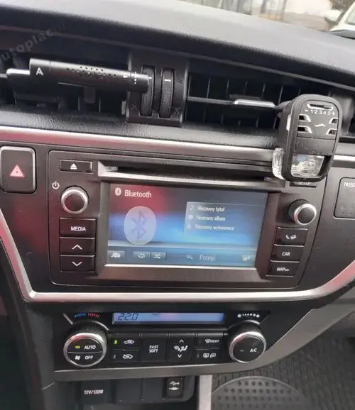 TOYOTA Auris 