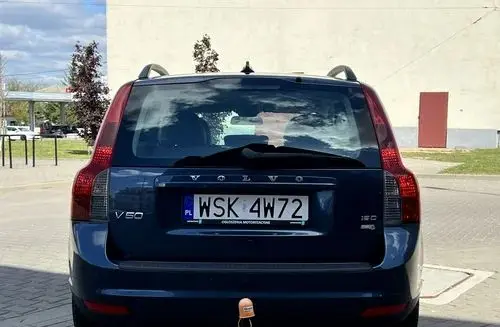 VOLVO V50 